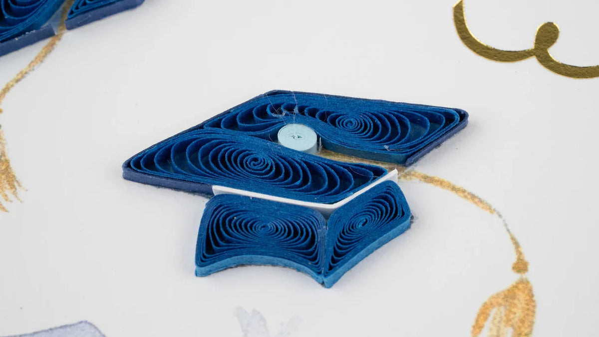 Quilled Congrats Grad Caps Greeting Card